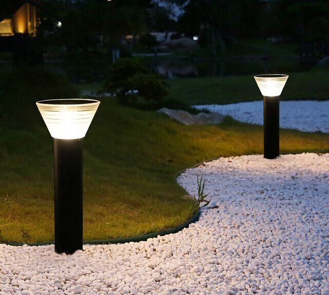 Fabrika Toptan Led Solar Çim Lambaları IP 65 Suya Dayanıklı Dış Mekan Solar Bahçe Işıkları