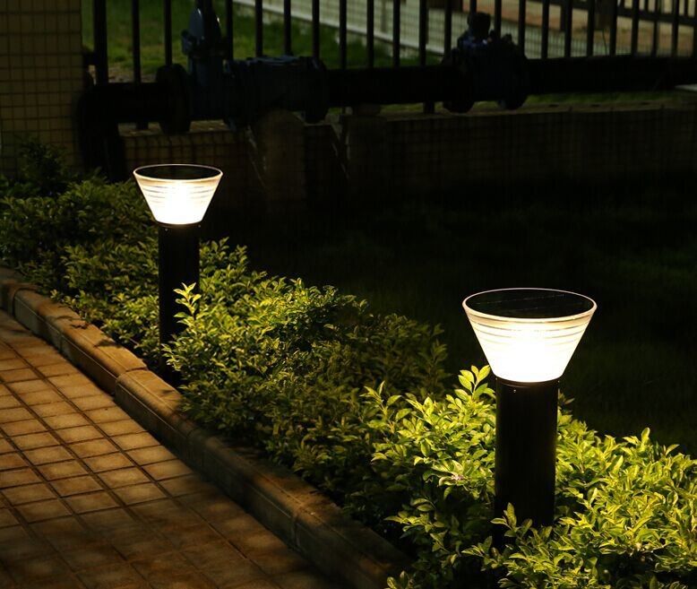 Fabrika Toptan Led Solar Çim Lambaları IP 65 Suya Dayanıklı Dış Mekan Solar Bahçe Işıkları