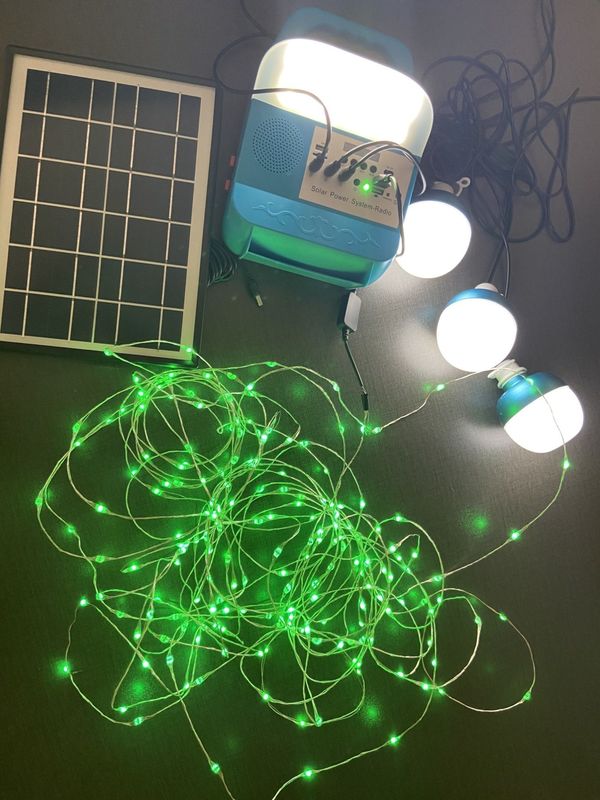 12W Güneş Paneli sistemi 4 LED Ampuller Taşınabilir Güneş Enerjisi Aydınlatma Sistemi Kitleri
